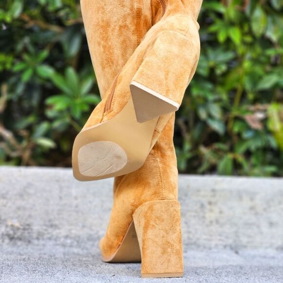 Women's Tan Over The Knee pointed Chunky Block Heel Boots - Picture 4 of 6